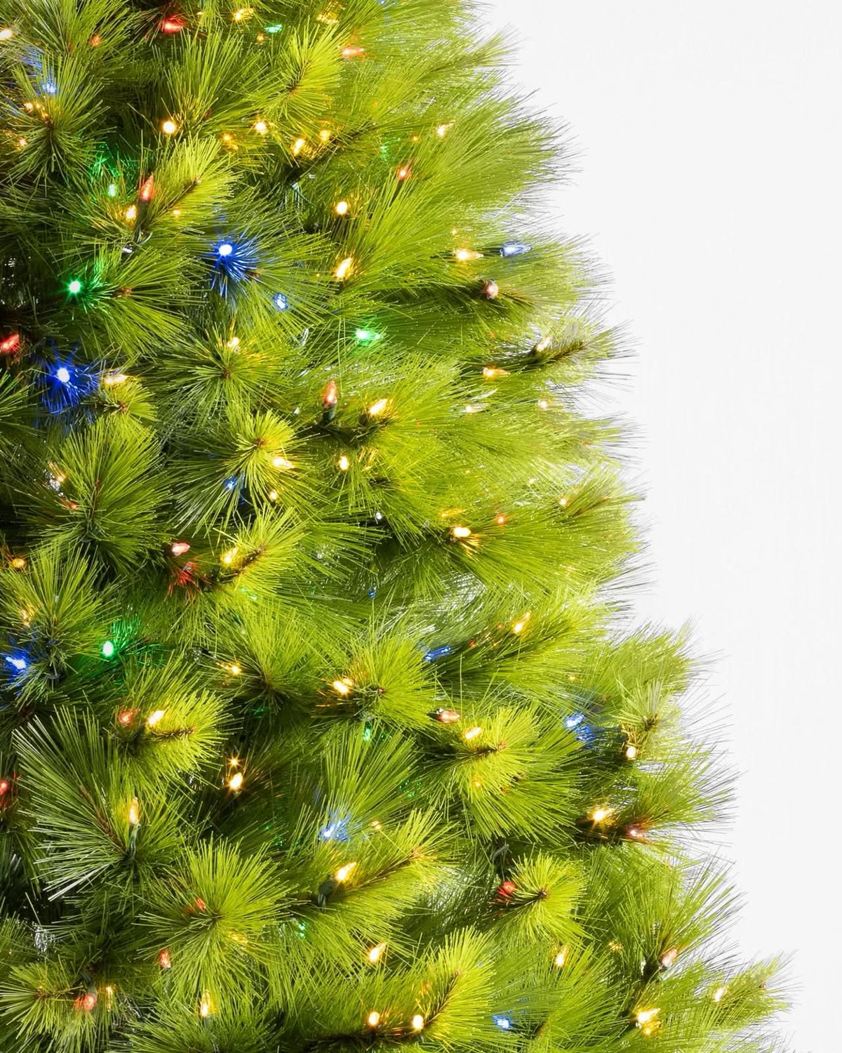 Árvore de Natal Verde Monterey Pine com Galhos Longos, Suporte Metálico e Micro LEDs Coloridos Embutidos