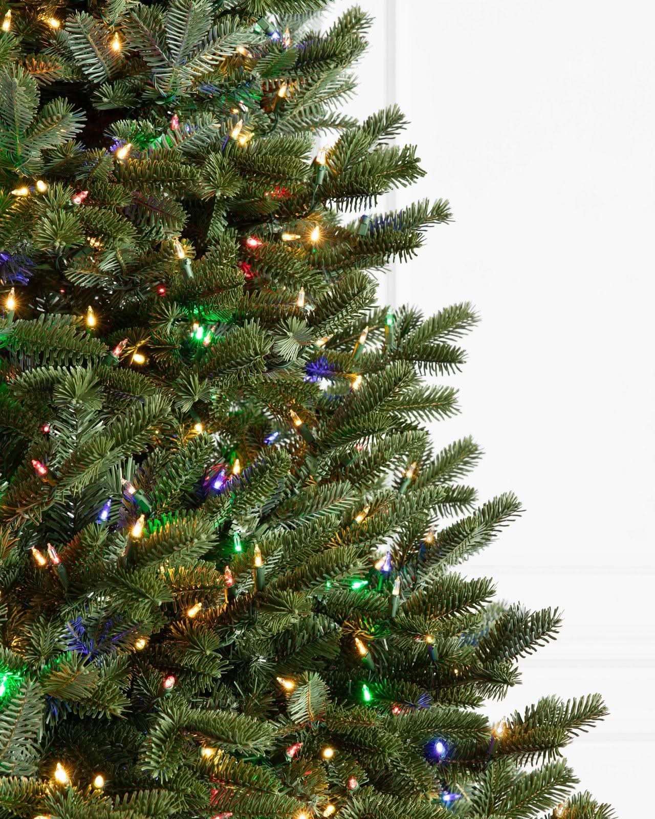 Árvore de Natal Fraser Fir com Galhos Articulados, Suporte Metálico e Micro LEDs Coloridos Embutidos